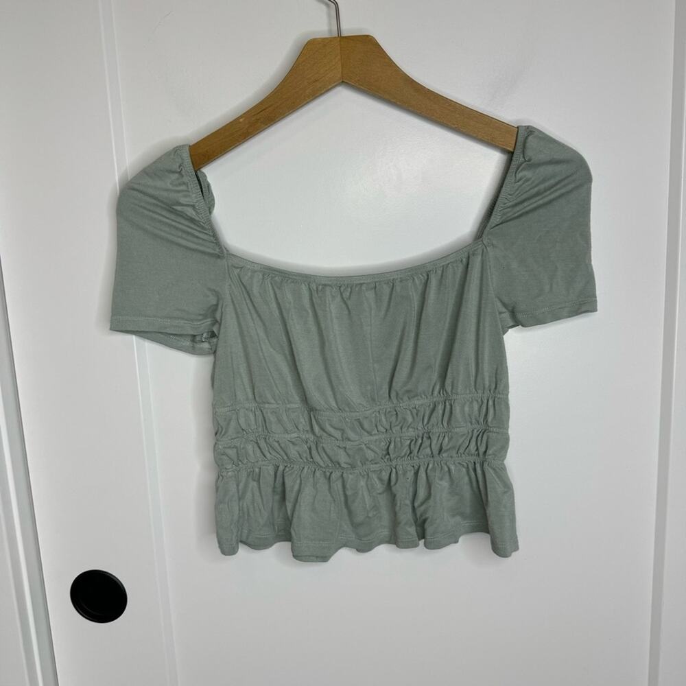 Superdown Sage Green Smocked Flouncy Crop Shirt Size Small